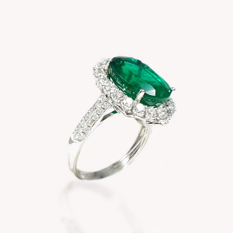 Intense Green Emerald Ring